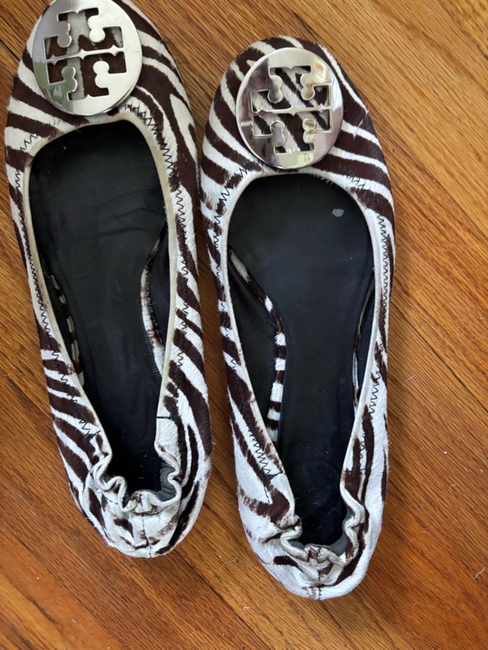 Tory Burch cheetah shors